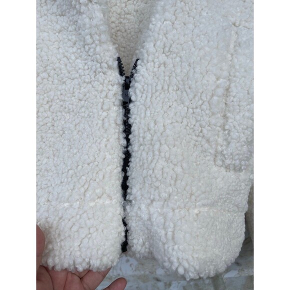 Noisy May sherpa cream cropped boxy style  size small jacket - Picture 2 of 10
